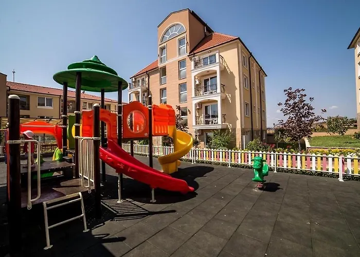 Macon - Premium Свети Влас